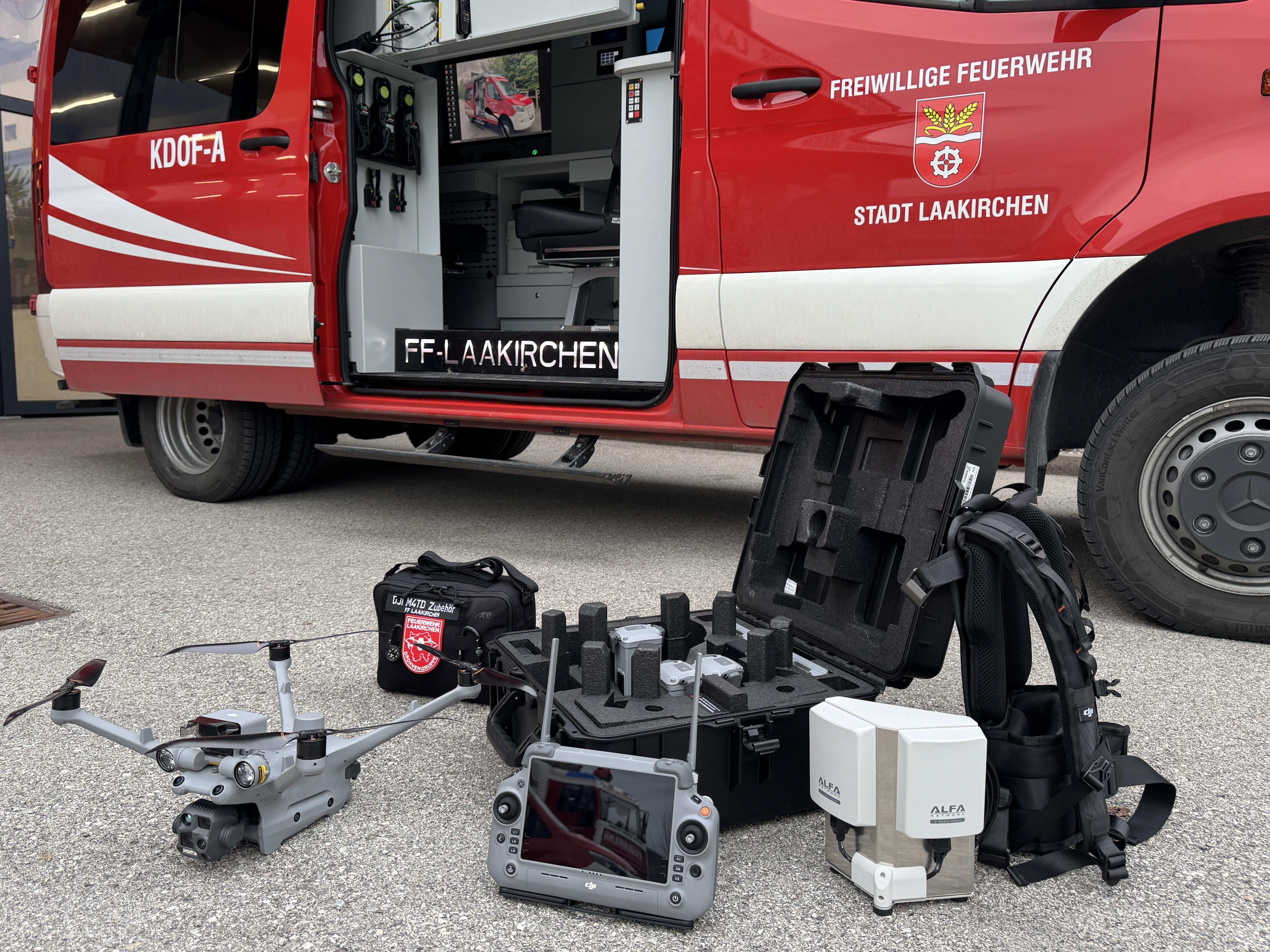 Einsatzfoto Feuerwehr Laakirchen setzt auf ...